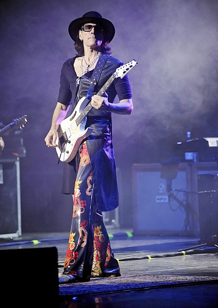 Legendary guitarist Steve Vai to perform in Vietnam this month