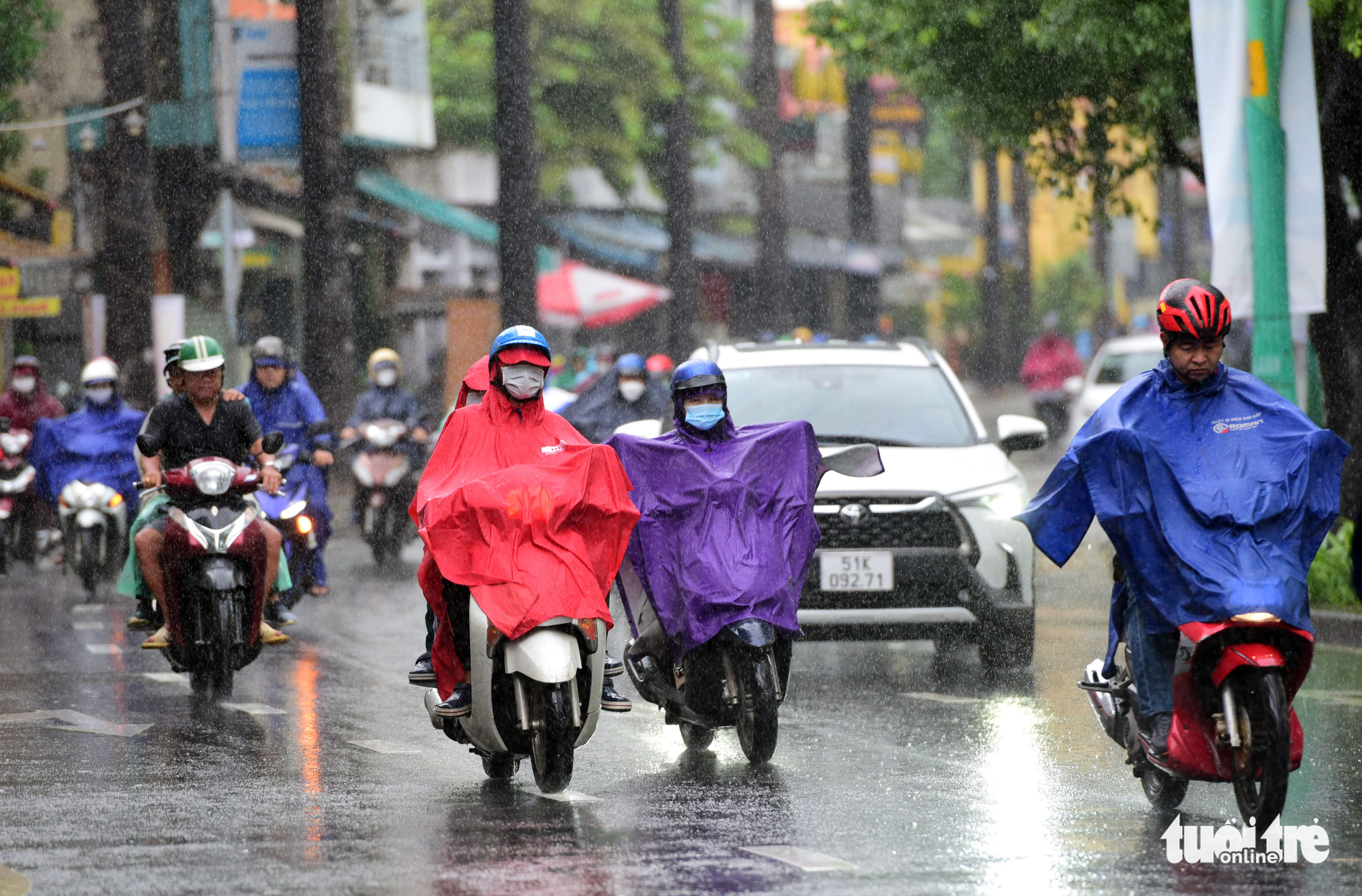 How to enjoy Ho Chi Minh City in the rain?