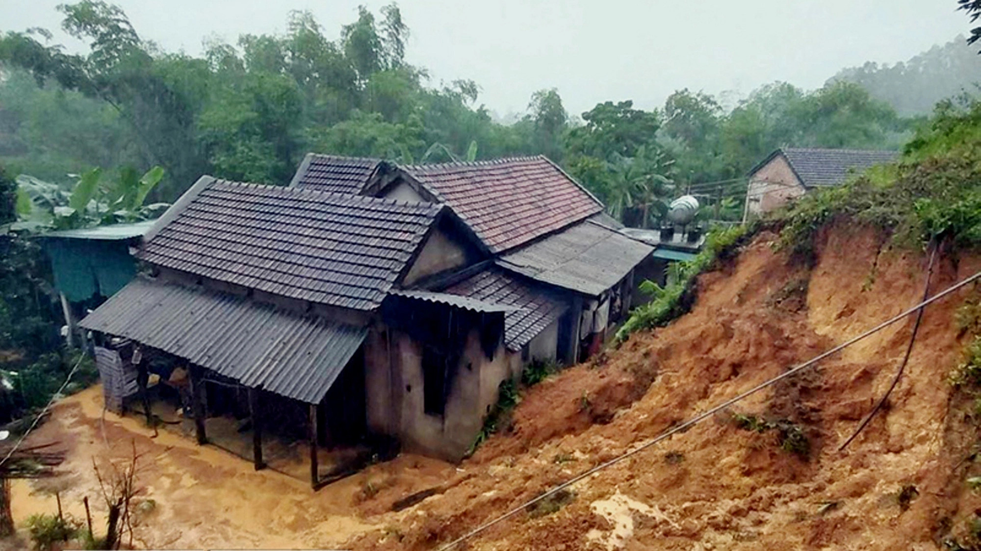 Landslide prompts emergency evacuation of family in central Vietnam