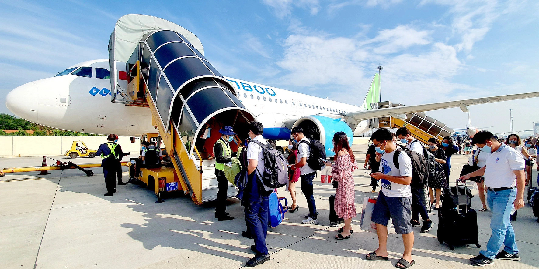 Some Vietnamese carriers trim flights due to financial woes, low demand