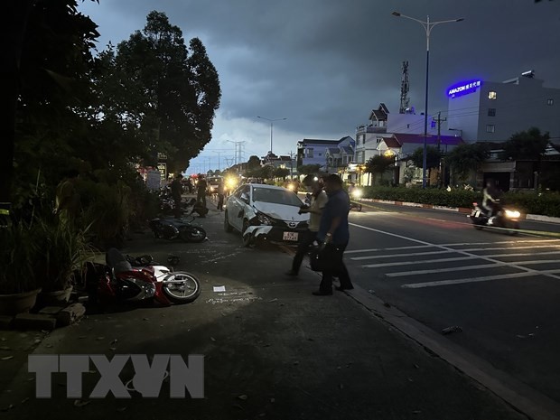1 killed, 4 injured as car plows into motorbikes on sidewalk in southern Vietnam