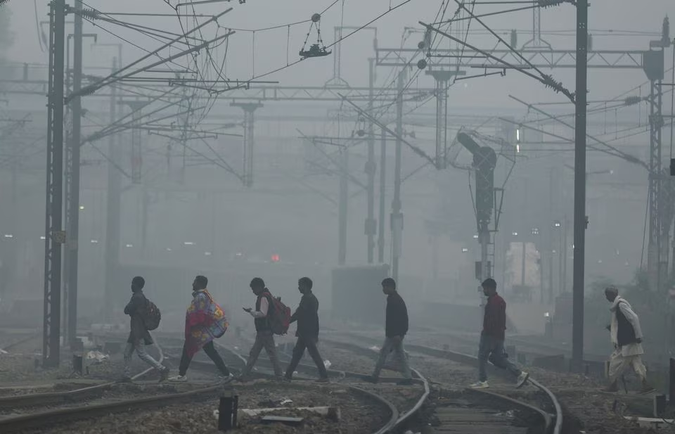 India's New Delhi blanketed by toxic haze, most polluted city in world