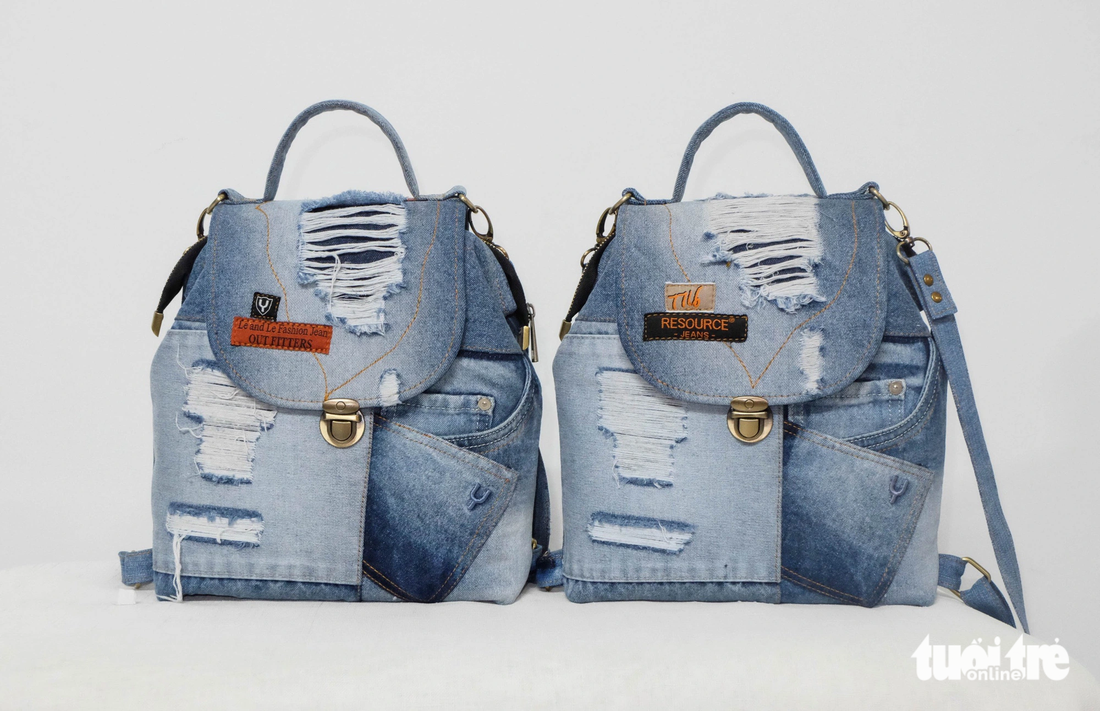 Two backpacks made of discarded jeans. Photo: N.V. / Tuoi Tre