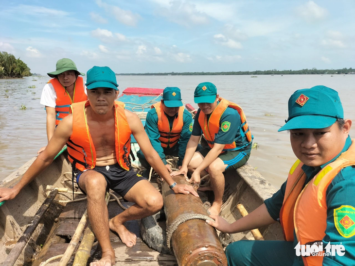 340kg unexploded wartime bomb safely removed from river in southern Vietnam