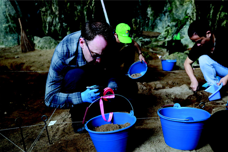 Archaeologists from the Vietnam Institute of Archaeology during an excavation in Tam Chuc Pagoda Complex in Kim Bang District of Ha Nam Province, northern Vietnam, March 2023. Photo: Vietnam Institute of Archaeology