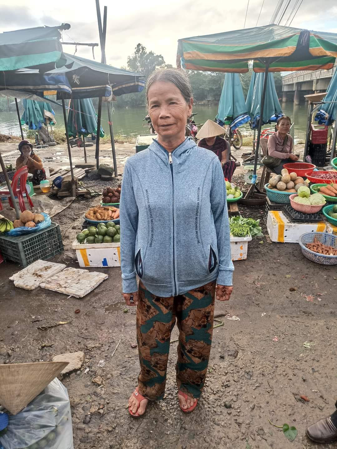 Vietnamese cleaner returns lost money to owner