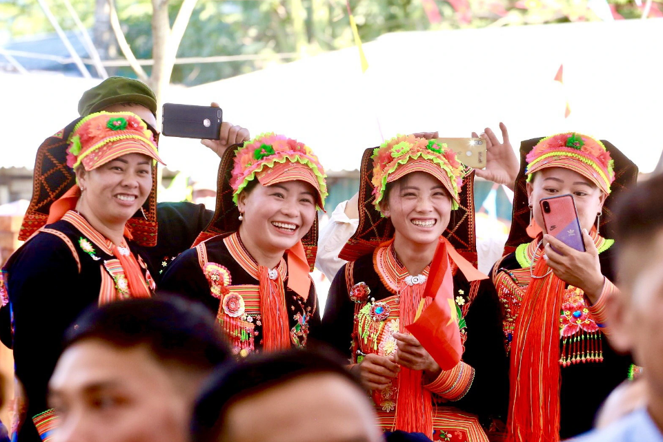 Thai ethnic minority girls in Phong Tho District, Lai Chau Province. Photo: Chi Tue / Tuoi Tre