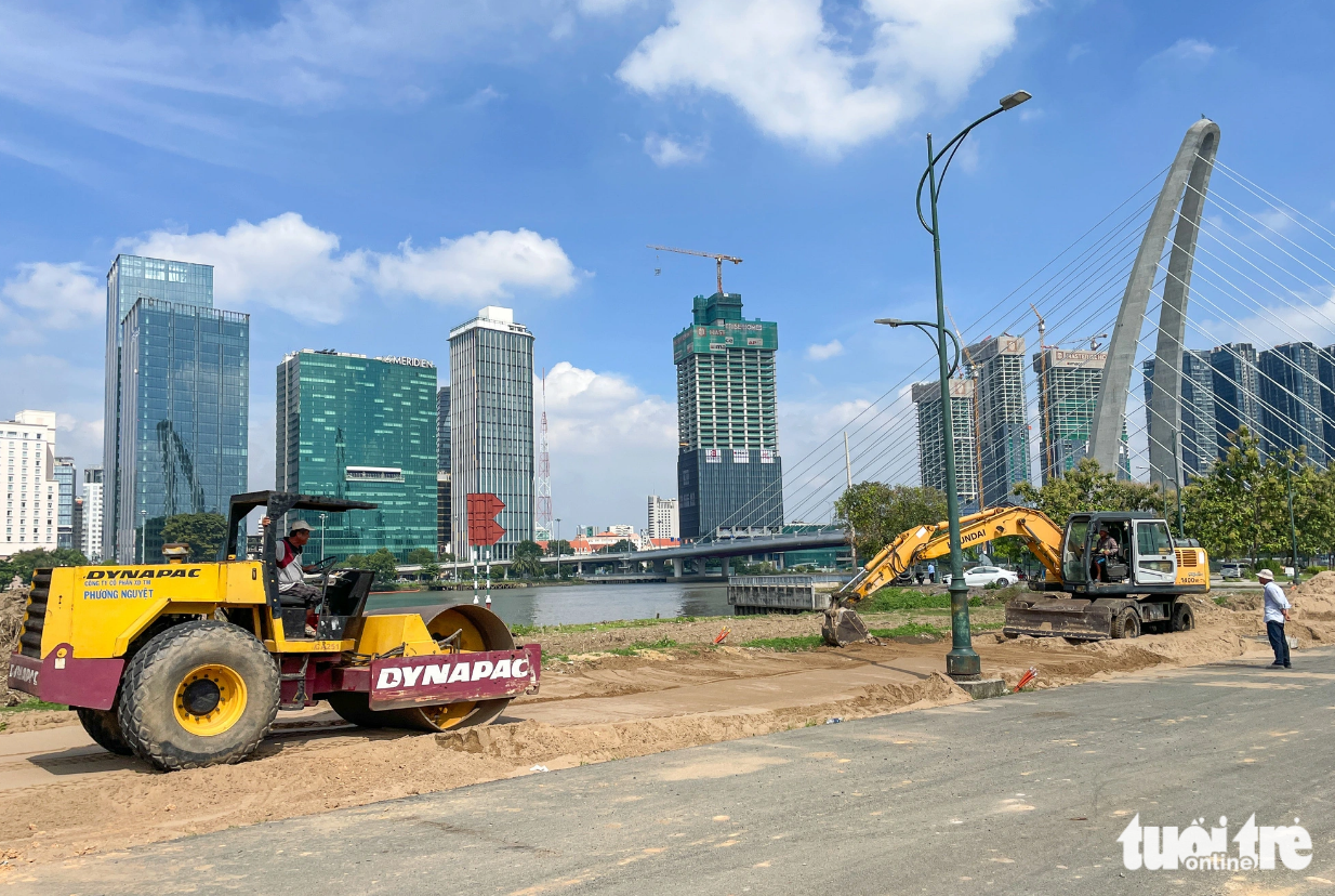 As designed, the area will encompass a multi-purpose community square, parking lots, restroom facilities, a stone park, a riverside park, an ecological park, a floating raft system for aquatic plants, a fountain, and a sunflower field. Photo: Tuoi Tre