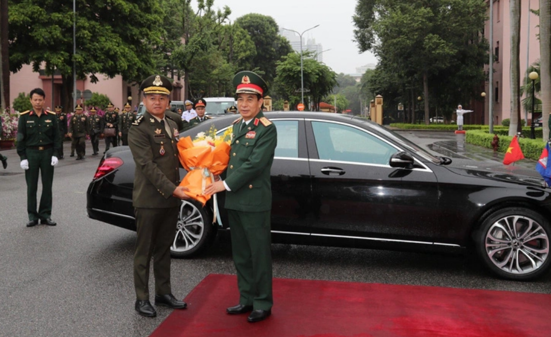 Cambodian defense minister visits Vietnam to boost cooperation