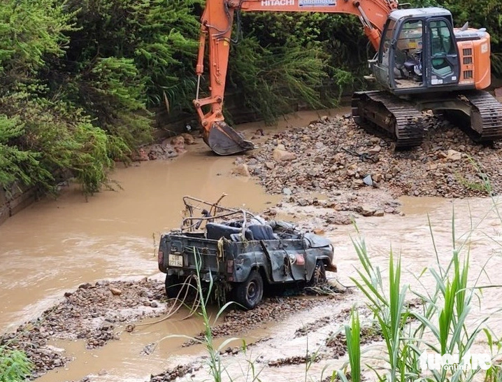 The scene of a fatal incident in which four South Korean tourists were killed after a jeep carrying them flipped over due to a flash flood in Cu Lan Village, a tourist destination in Lac Duong District, Lam Dong Province, Vietnam’s Central Highlands region, October 24, 2023. Photo: M.V. / Tuoi Tre