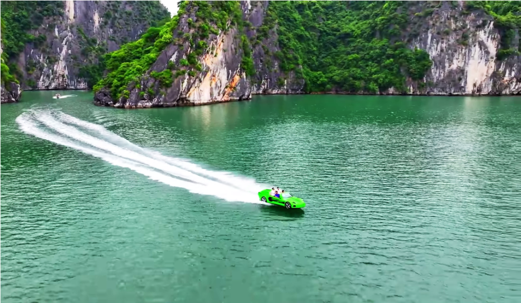 Vietnam’s Quang Ninh verifies unfamiliar watercraft running in Ha Long Bay