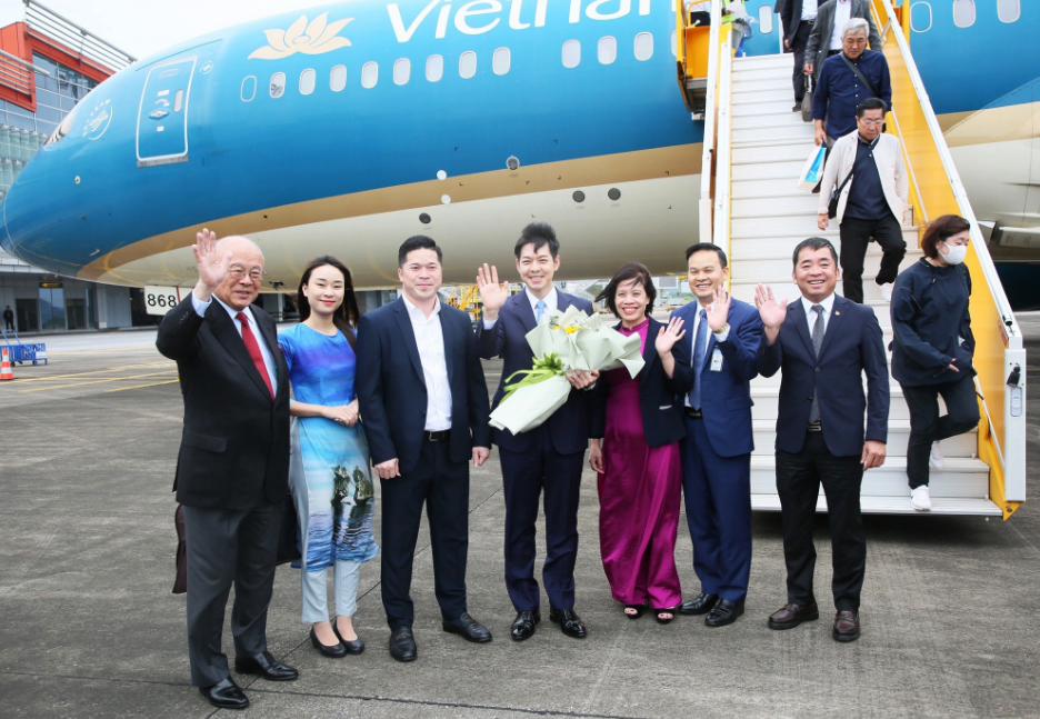 Vietnam’s Quang Ninh Province welcomes first air passengers from Hokkaido