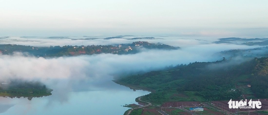 Clouds perch on hills in Gia Nghia City, Da Nong Province, Central Highlands Vietnam. Photo: Duc Lap / Tuoi Tre