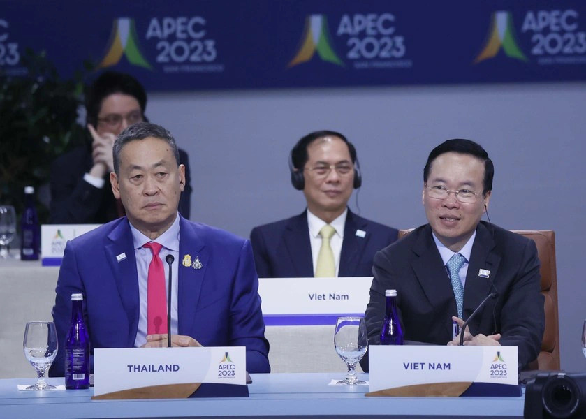 Vietnamese State President Vo Van Thuong (R) attends a session of the APEC Leaders’ Week 2023 in San Francisco, November 17, 2023 (U.S. time). Photo: Vietnam News Agency