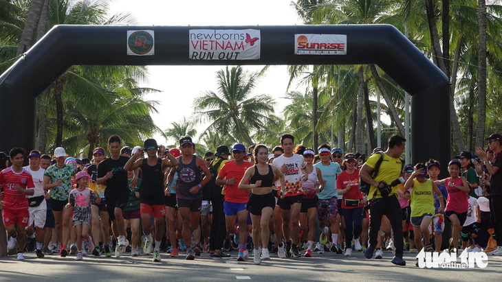 The charity run Newborns Vietnam Runout attracts over 300 athletes. Photo: Chi Cong / Tuoi Tre