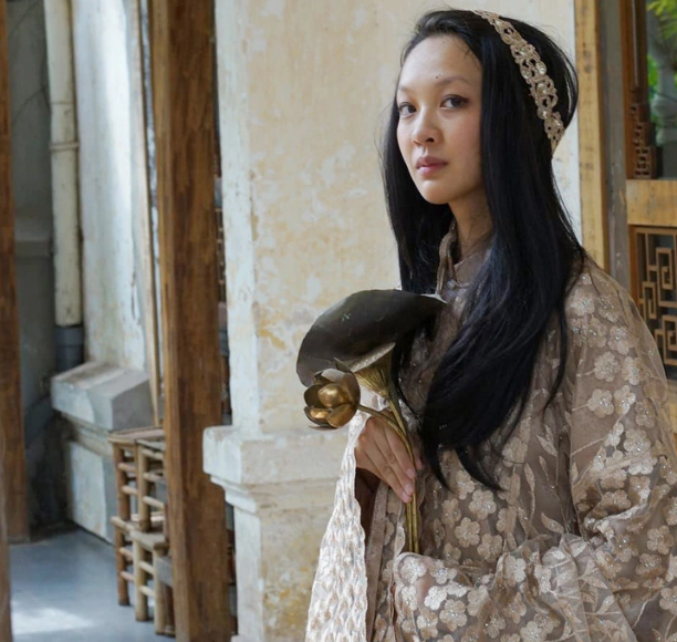 Vietnamese-born French opera singer feels proud to wear 'ao dai'