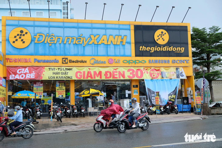 Vietnam’s popular mobile retail chain The Gioi Di Dong to close 200 stores amid revenue drop