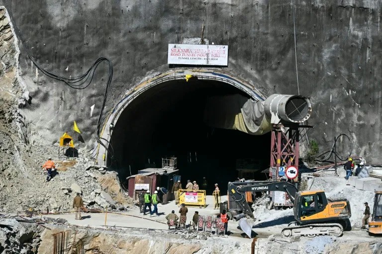 India rescuers hit snags in two-week bid to free 41 tunnel workers