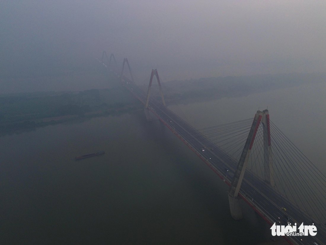Hanoi engulfed in grey haze due to severe air pollution