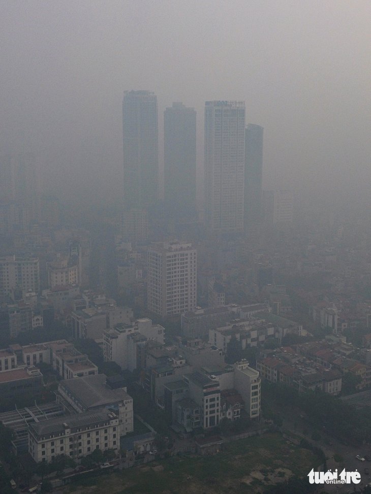 The AQI is 424, the highest level of air pollution, in Cau Giay District, Hanoi.