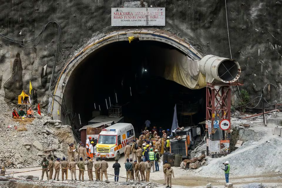 An ambulance goes inside a tunnel where rescue operations are underway to rescue trapped workers, after the tunnel collapsed, in Uttarkashi in the northern state of Uttarakhand, India, November 28, 2023. Photo: Reuters