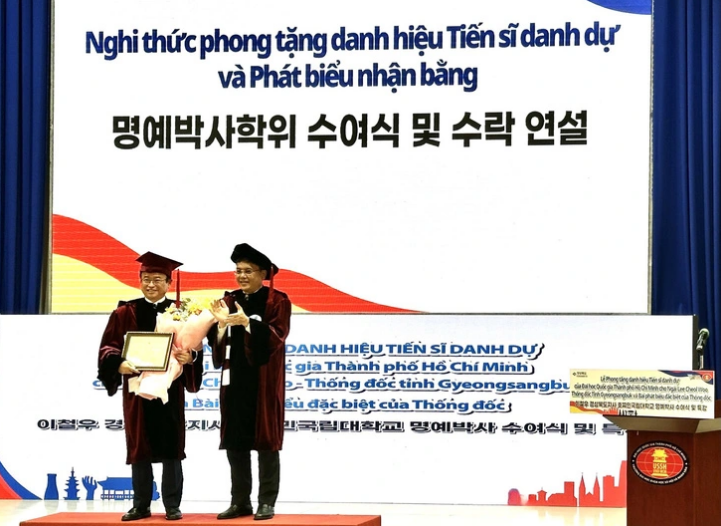 Vietnam university awards honorary doctorate to S.Korean province governor