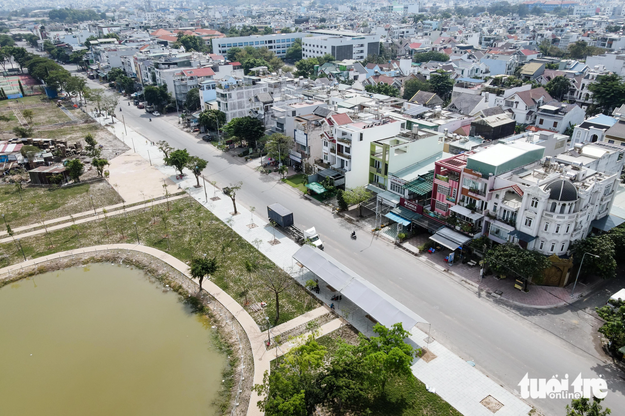A bird’s-eye view of Vinh Loc Park in the heart of the Vinh Loc residential area, Binh Tan District, Ho Chi Minh City, November 29, 2023. Photo: Phuong Nhi / Tuoi Tre