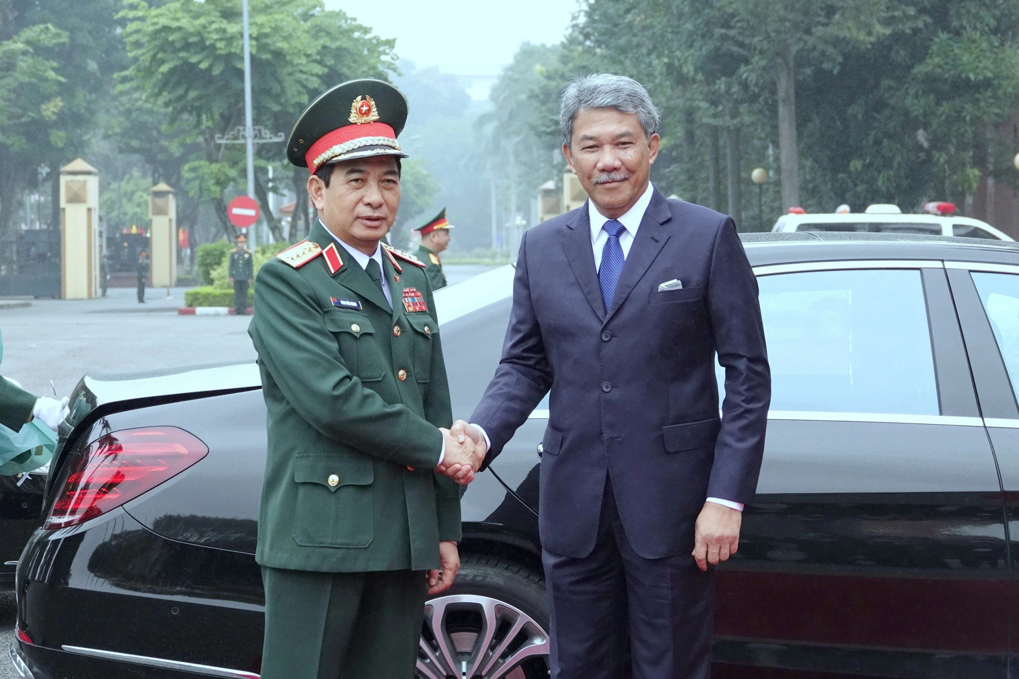 Top Malaysian defense official begins official visit to Vietnam