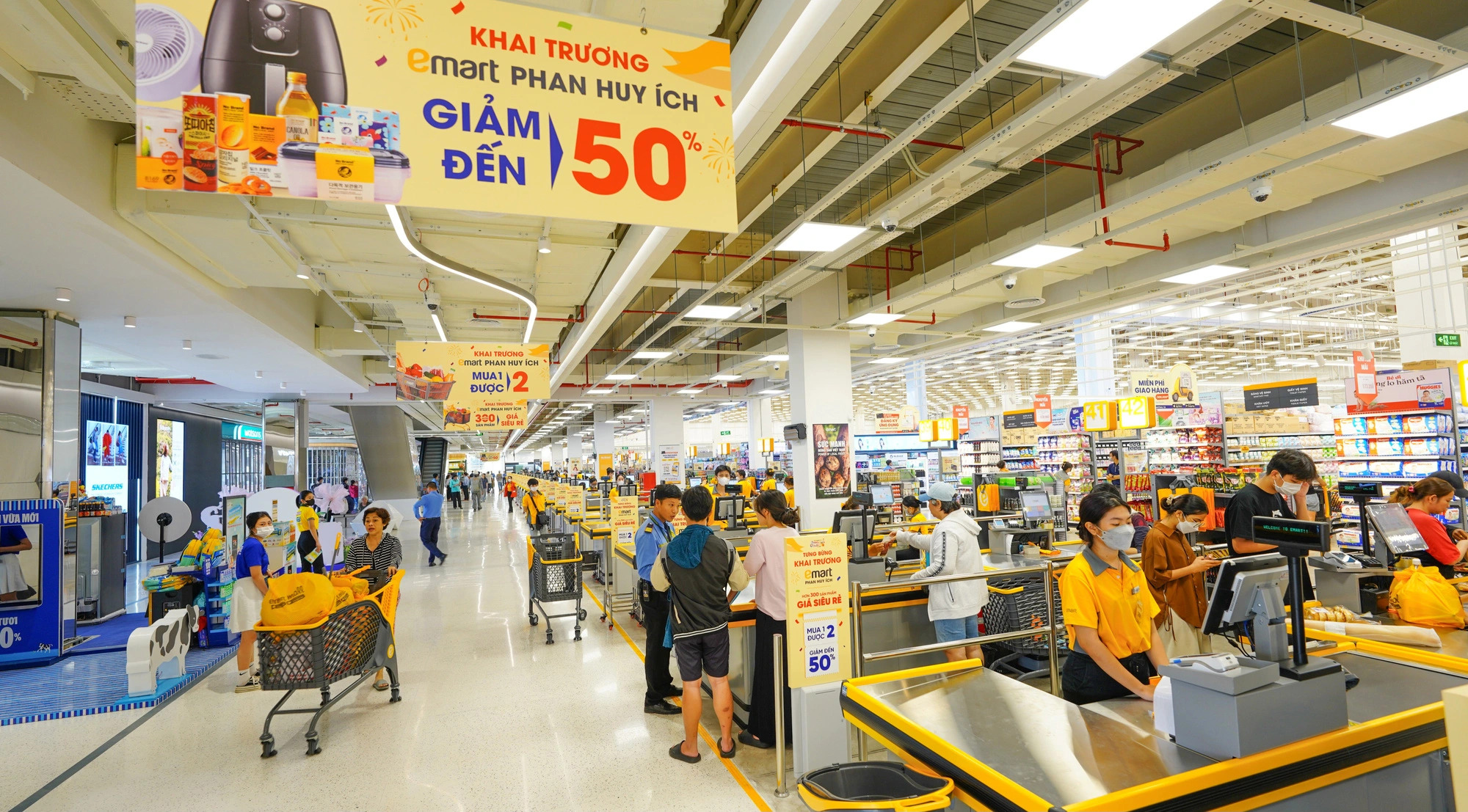 Vietnamese magnate expands retail empire with new Emart in Ho Chi Minh City