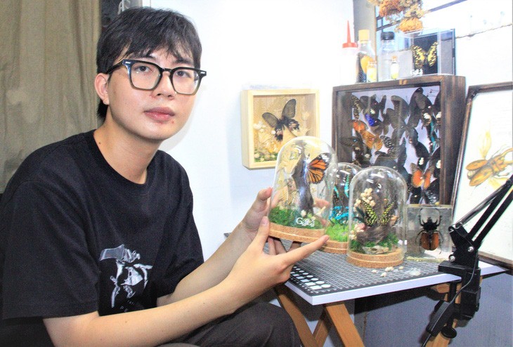 Young Vietnamese infatuated with collecting natural specimens