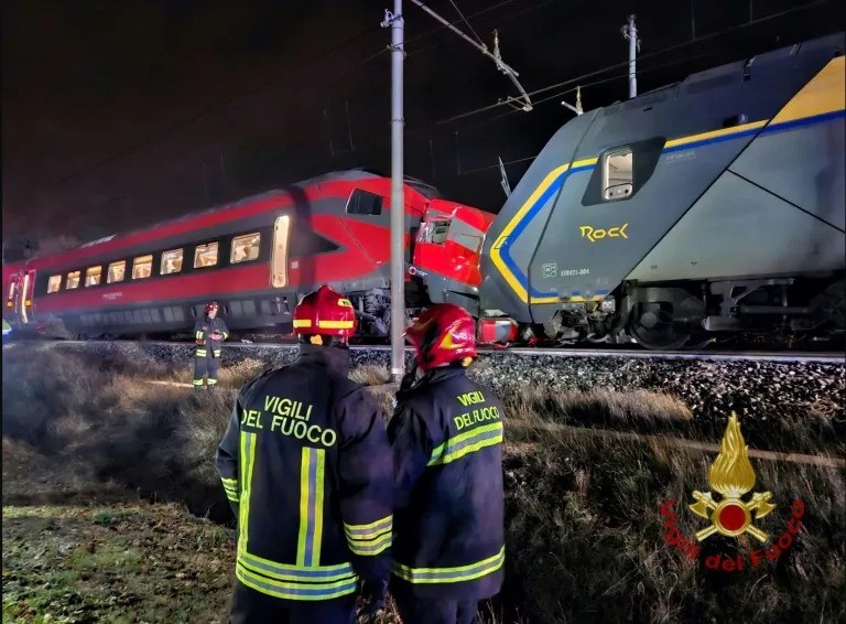 17 'lightly injured' after train crash in Italy