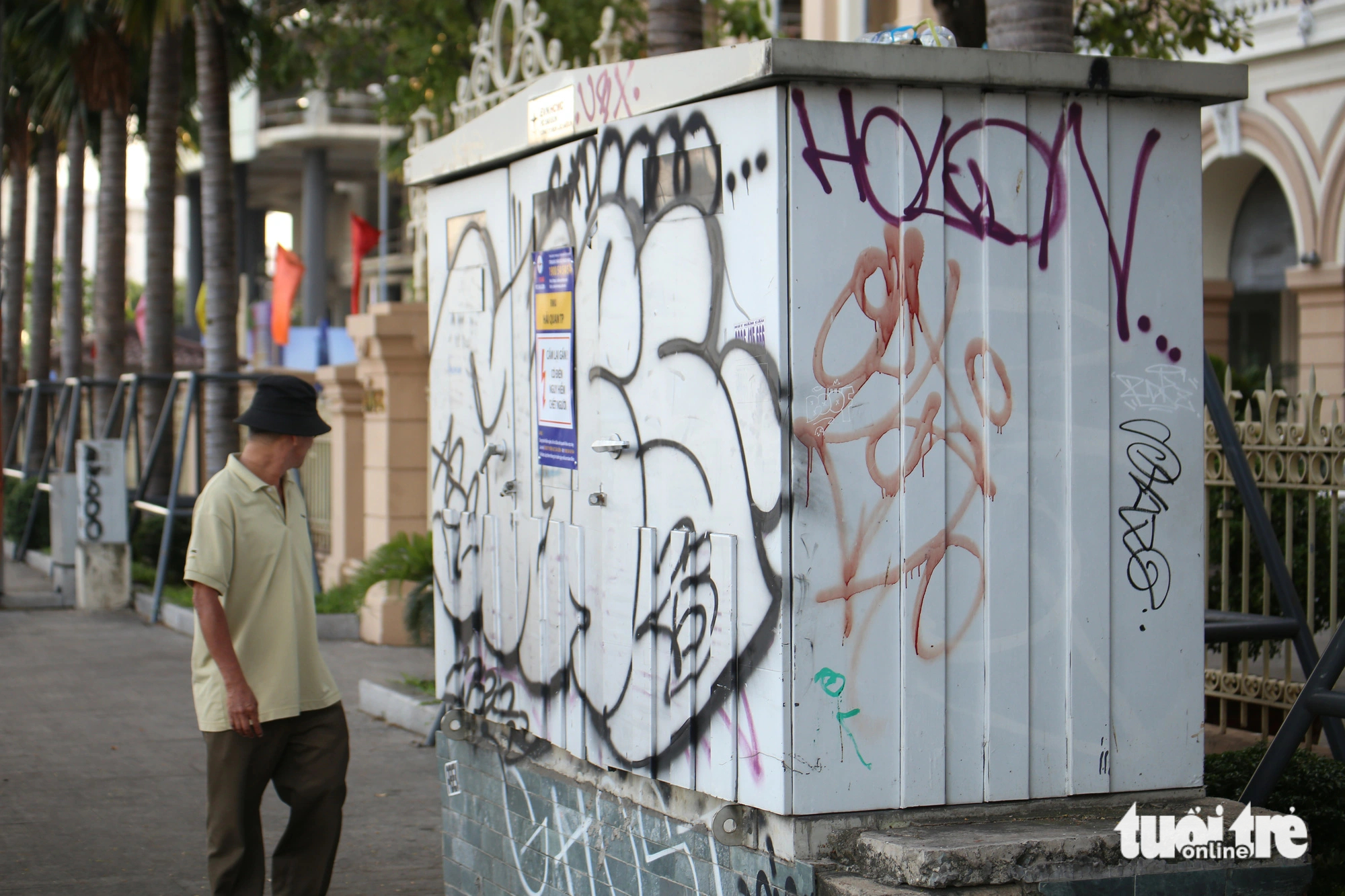 An electricity transformer box on Ton Duc Thang Street in District 1 is full of graffiti. Photo: Minh Hoa / Tuoi Tre