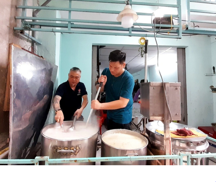 Saigon Samaritan feeds low-income residents every week