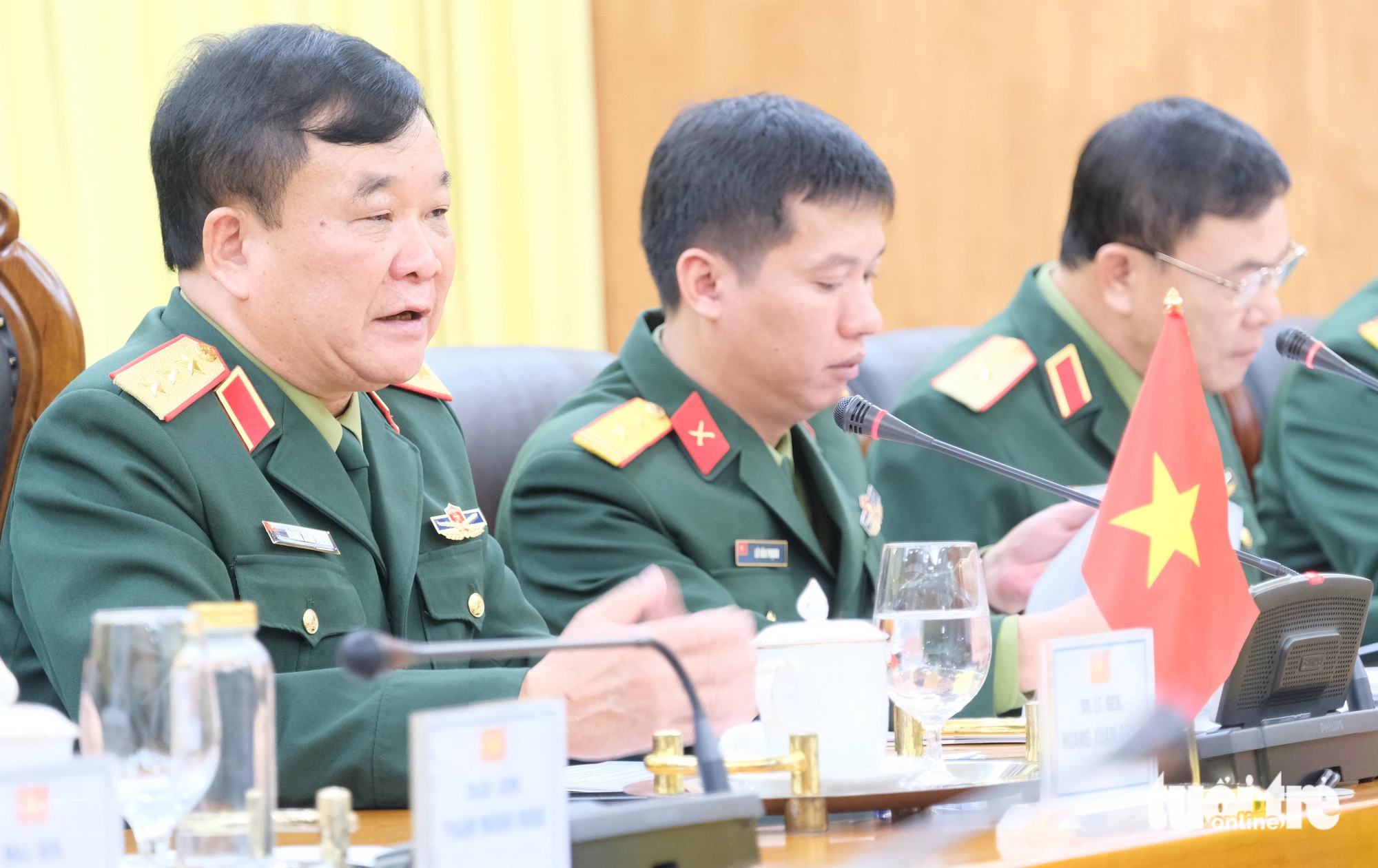 Senior Lieutenant General Hoang Xuan Chien (L, 1st), Deputy Minister of National Defense in Vietnam. Photo: Ha Thanh / Tuoi Tre