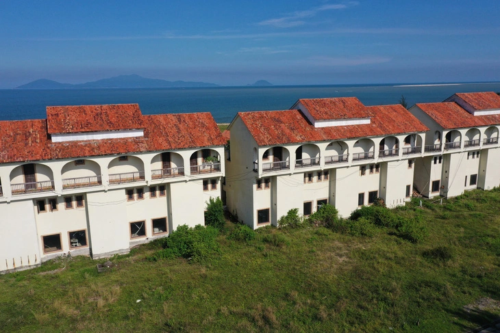 An abandoned luxury resort at Cua Dai beach in Hoi An City, Quang Nam Province, central Vietnam. Photo: B.D. / Tuoi Tre