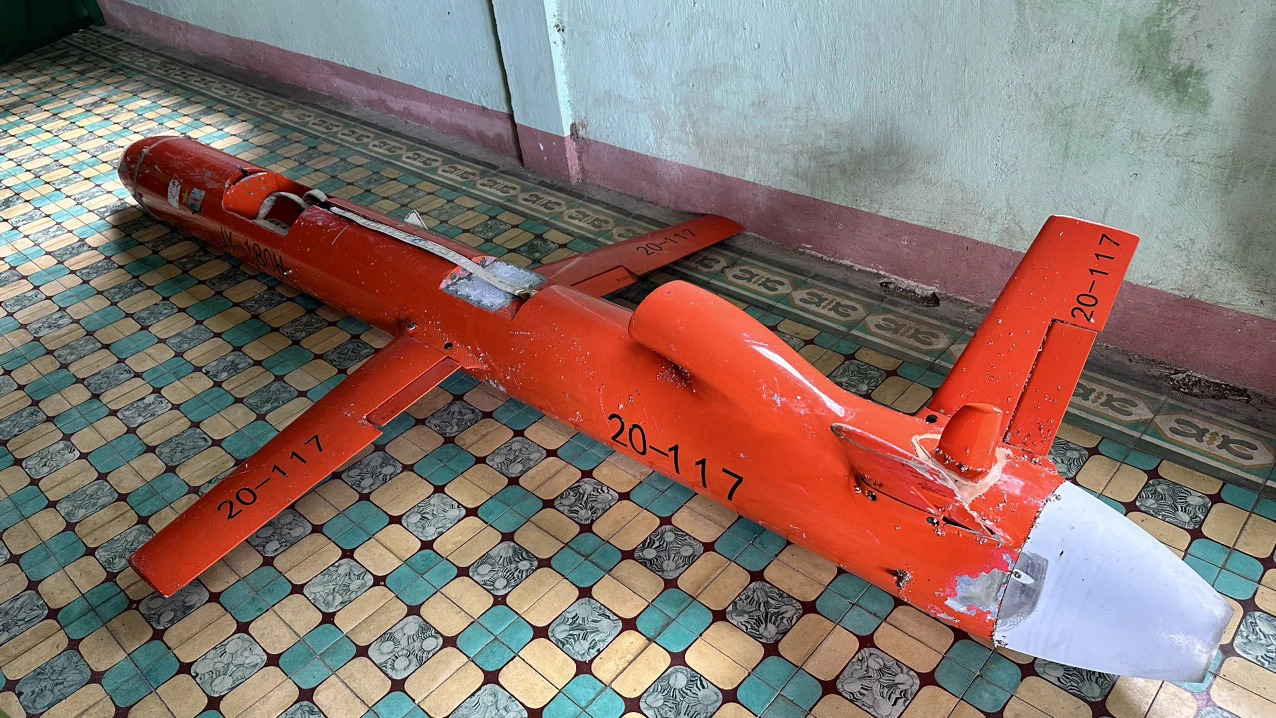The look-alike UAV measures some three meters in length, 30 centimeters in diameter, with two 65cm-long wings. Photo: Quang Ngai Provincial Border Guard