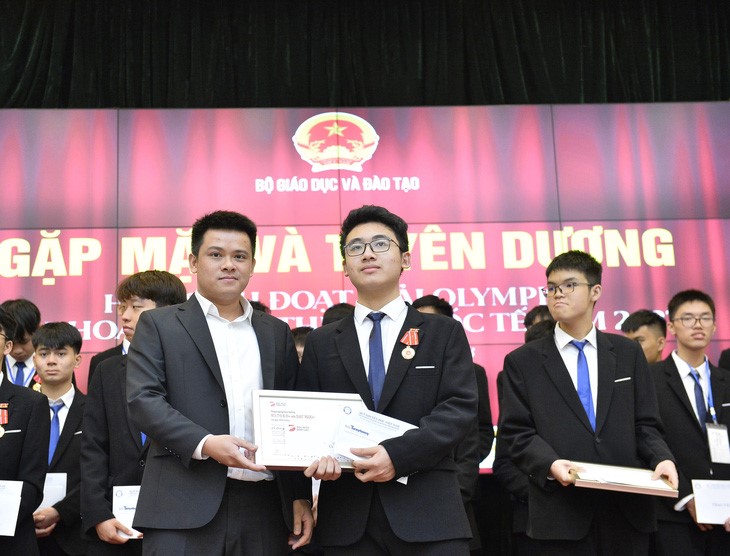 All Vietnamese students joining Olympiads win medals in 2023: ministry