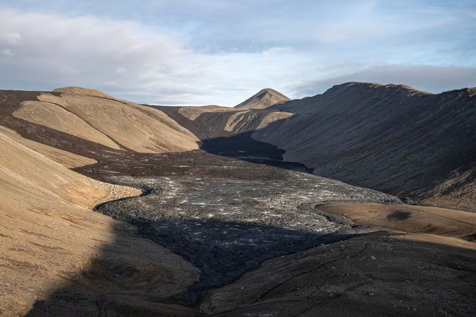 General view of an area near to the evacuated town of Grindavik, in Iceland, November 17, 2023. Photo: Reuters