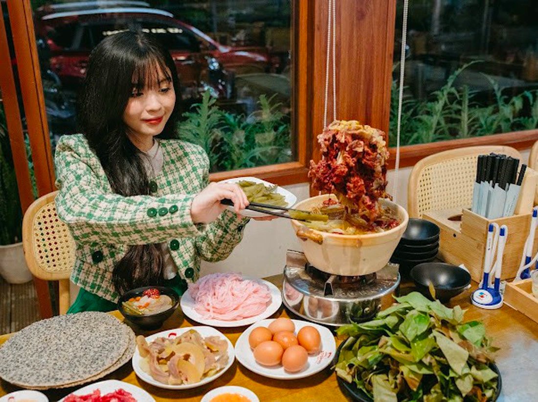 Beside pho, artichoke is also used to make beef hotpot at Minh’s shop. Photo: John