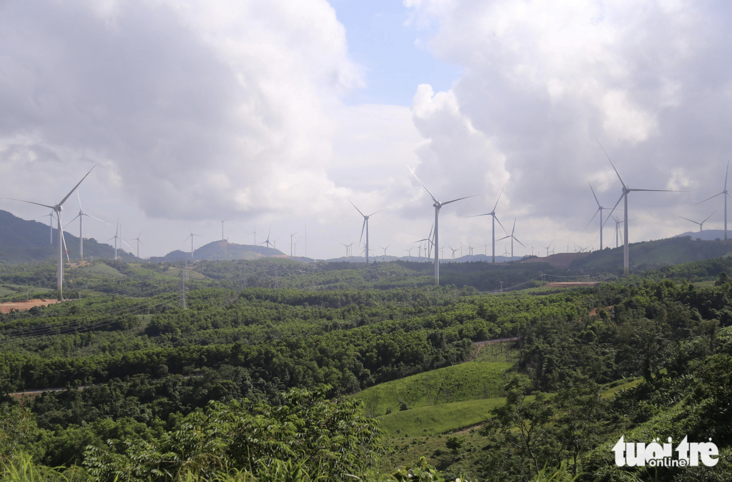 Singaporean firm seeks acquisitions of 5 wind power projects in north-central Vietnam