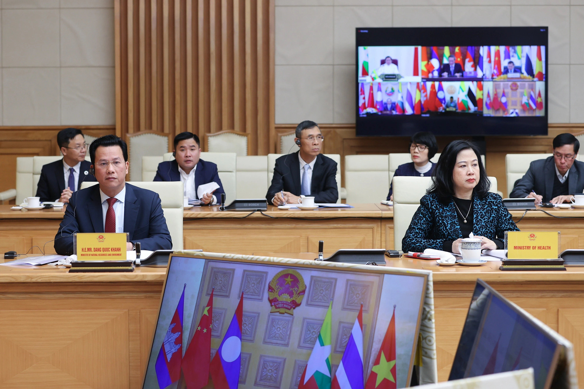The virtual meeting, themed ‘Join Hands on the Building of a Community of Shared Future and Modernization among Mekong-Lancang Countries’, was attended by government leaders and officials of the six Mekong-Lancang countries including Vietnam, Laos, Cambodia, Thailand, Myanmar, and China. Photo: VGP