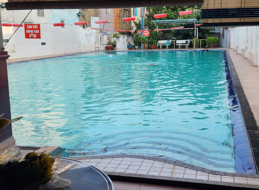 10th grader found dead in Ho Chi Minh City swimming pool