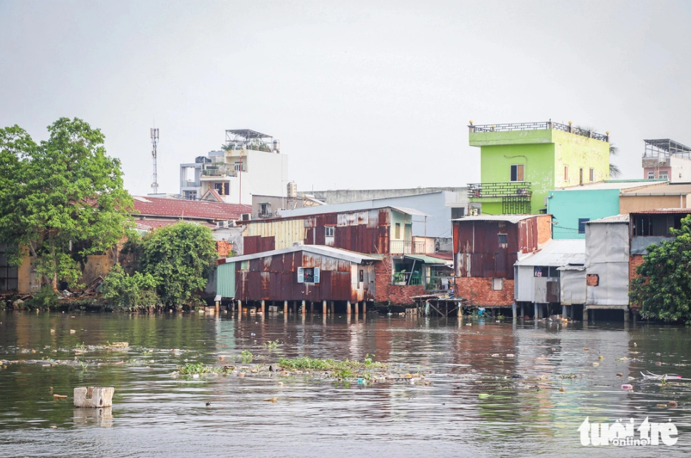 Thousands of houses along Ho Chi Minh City canal await relocation