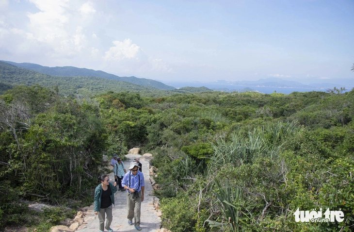 Visitors at Nui Chua National Park, Ninh Thuan Province, south-central Vietnam. Photo: Duy Ngoc / Tuoi Tre