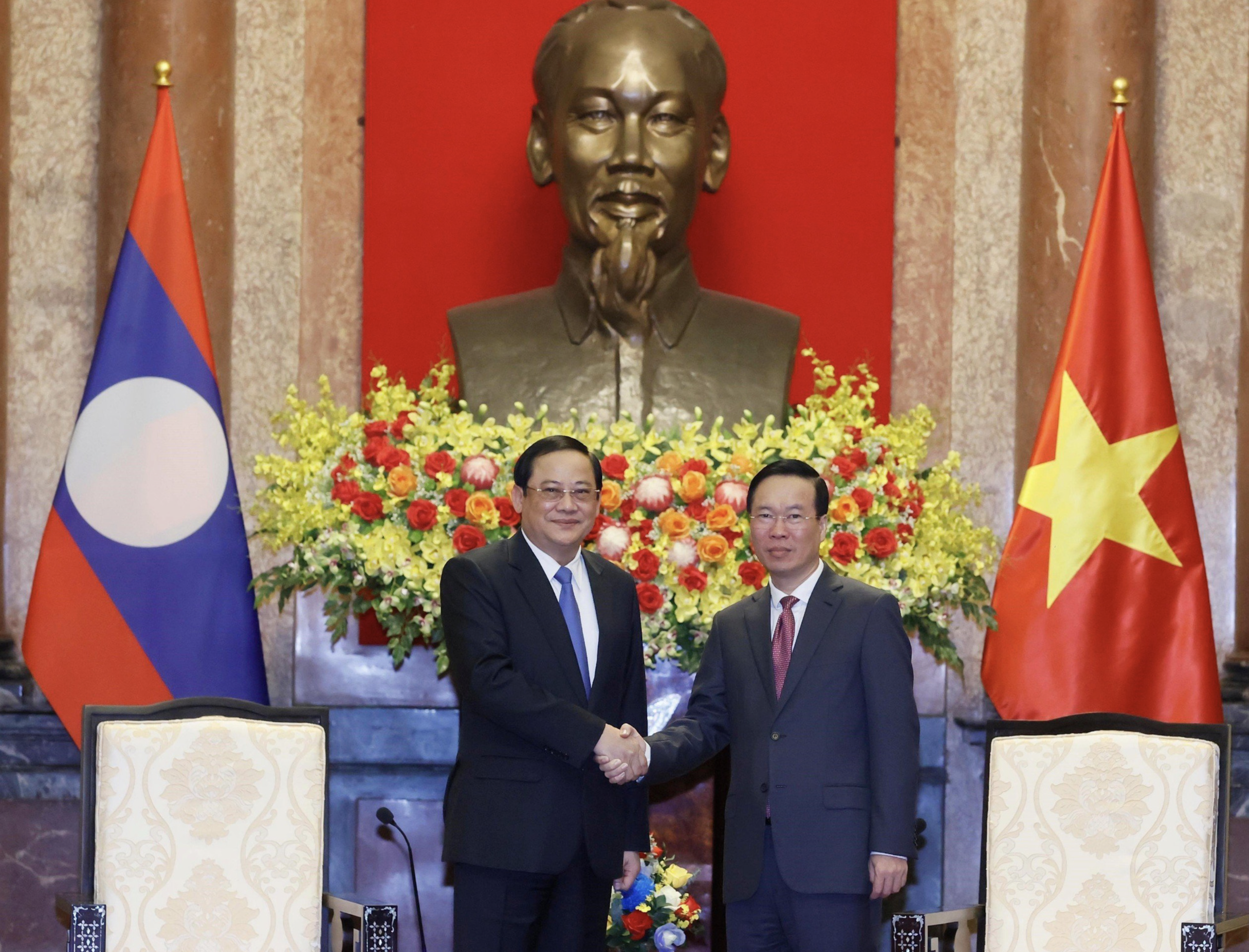 Vietnam always stands with Laos: state president