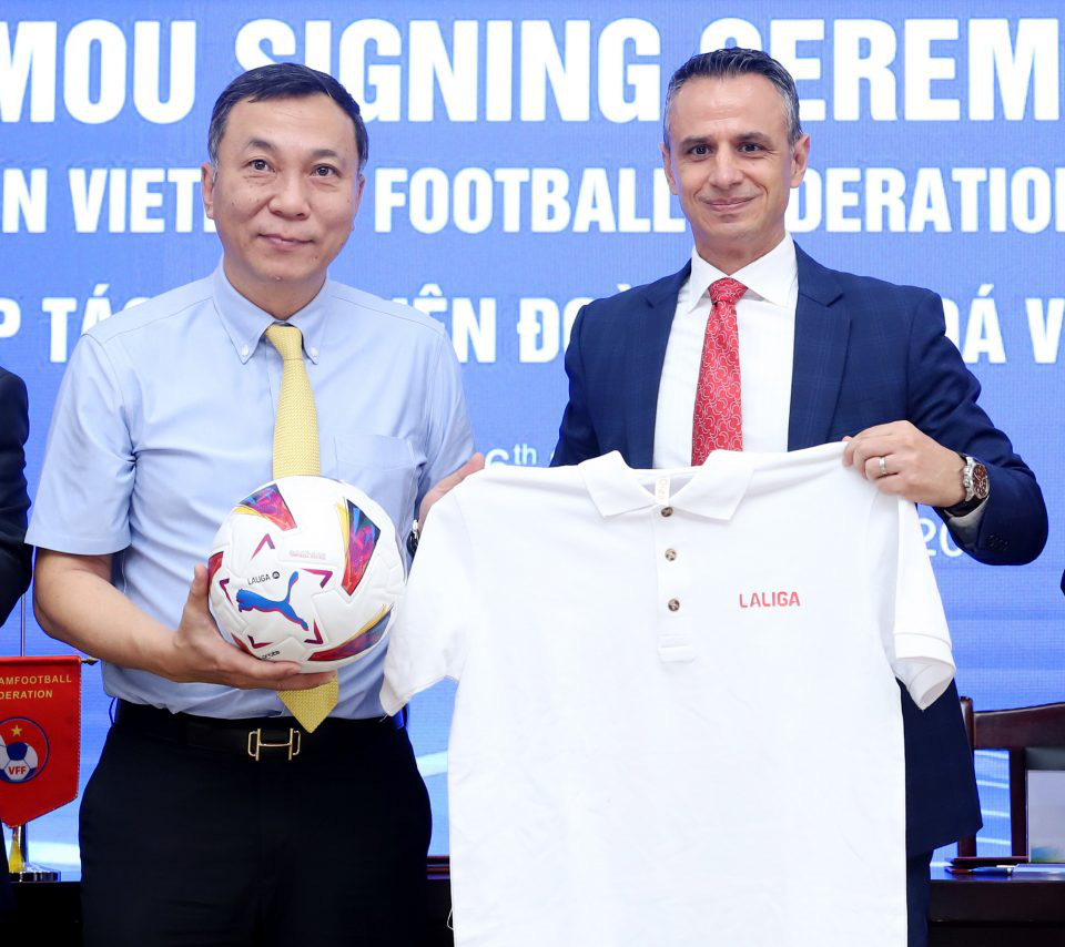 LaLiga opens training course, including football IQ, for over 40 Vietnamese football coaches