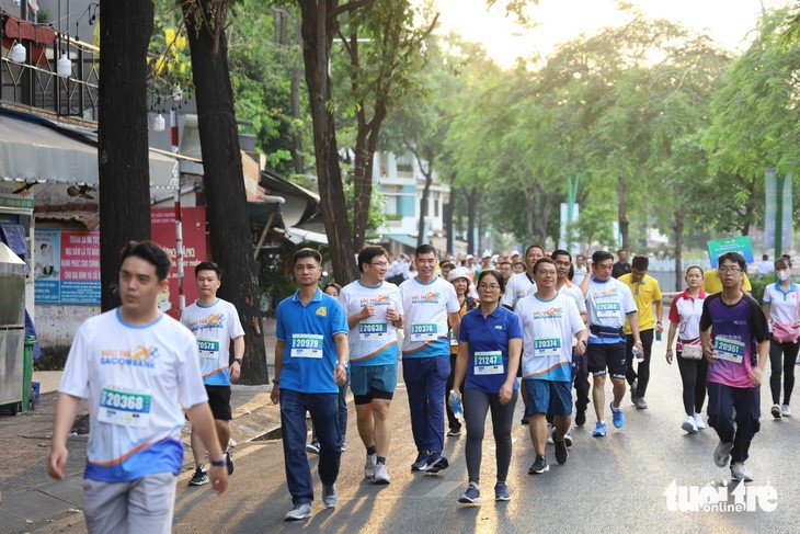 Over 1,500 people walk to help the poor celebrate Tet in Ho Chi Minh City