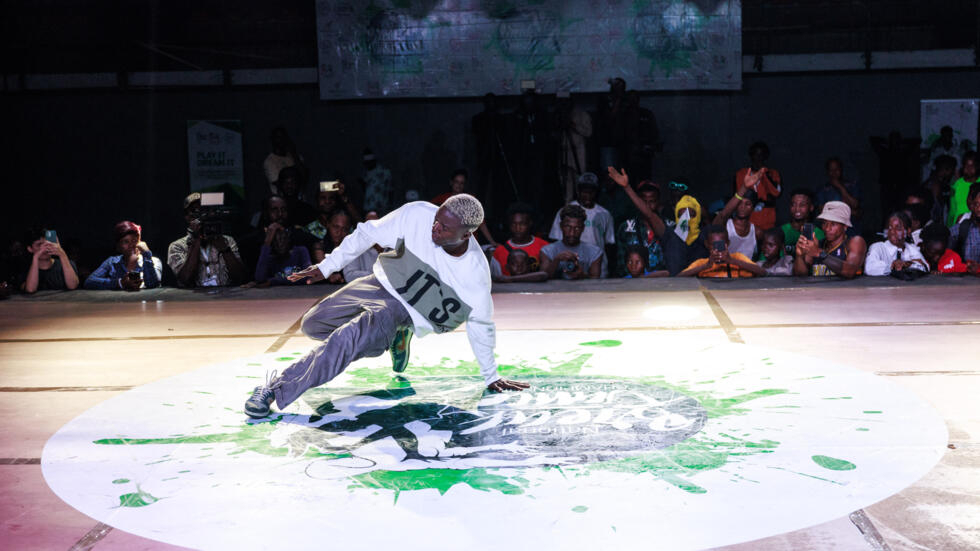 Nigerian breakdancers battle to bring 'groove' to Olympics