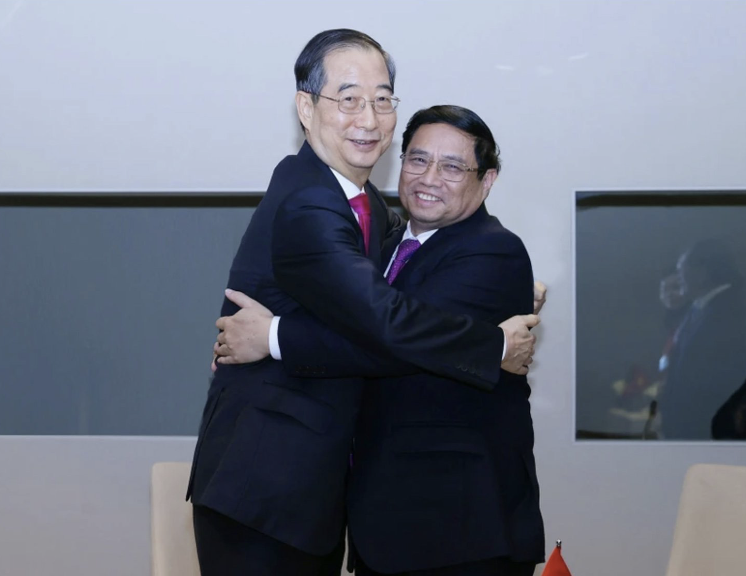 Vietnam’s PM Pham Minh Chinh meets Belgian, S. Korean, Ukrainian leaders in Davos