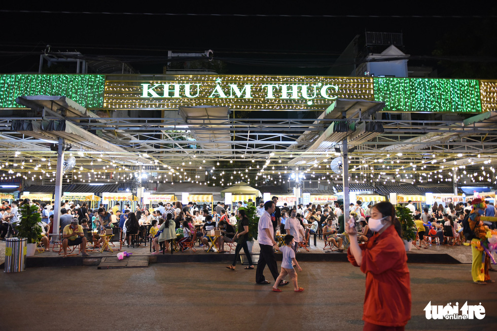 Opening of night street provokes discontent among expat enclave dwellers in Ho Chi Minh City